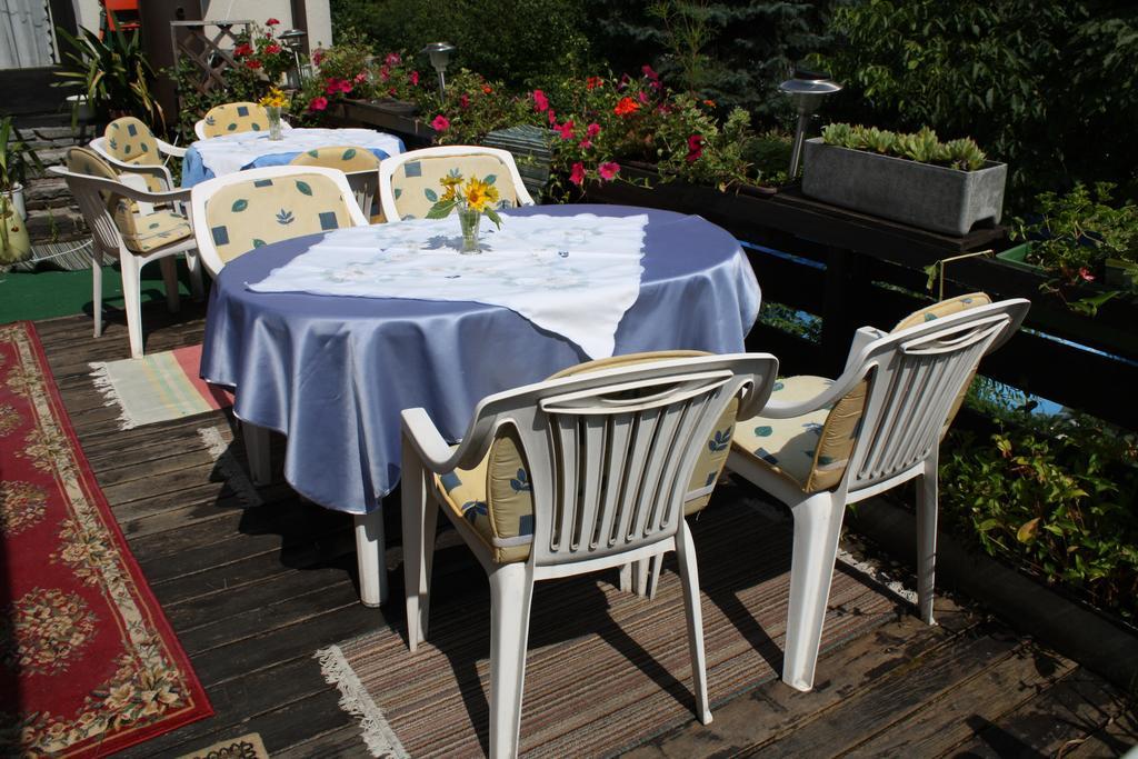Weinbau-Gaestezimmer Martin Und Eva Maria Jamek ไวส์เซินเคียร์เชิน อินแดร์ วาคเอา ภายนอก รูปภาพ