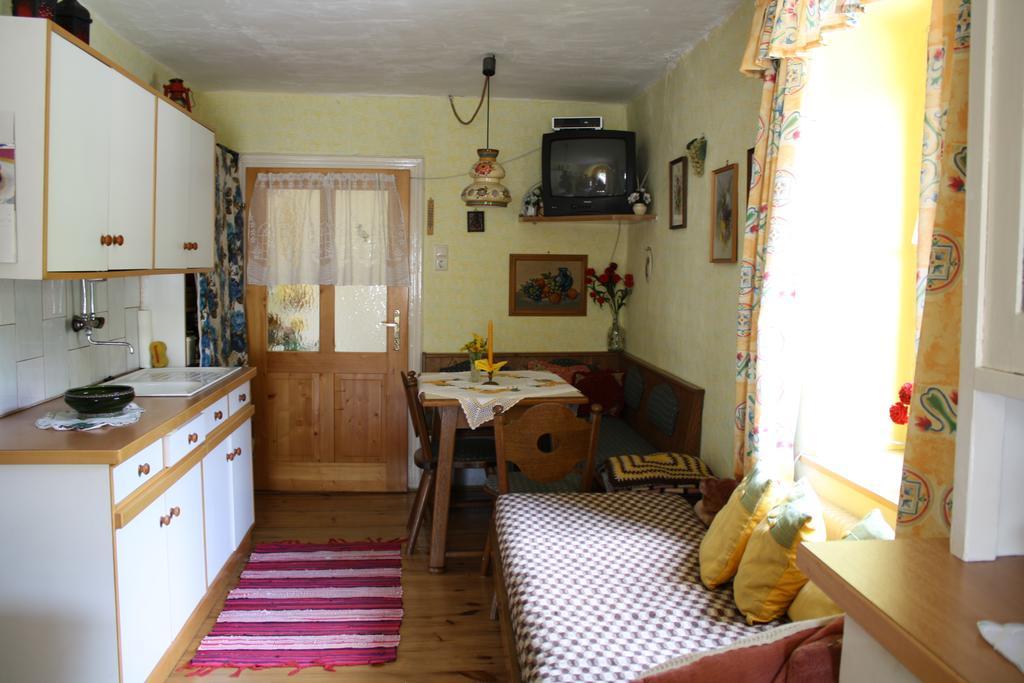 Weinbau-Gaestezimmer Martin Und Eva Maria Jamek ไวส์เซินเคียร์เชิน อินแดร์ วาคเอา ภายนอก รูปภาพ